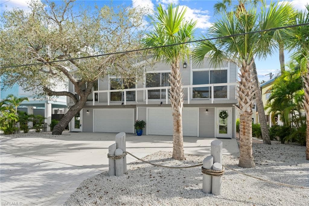 110-112 Voorhis ST FORT MYERS BEACH, FL 33931