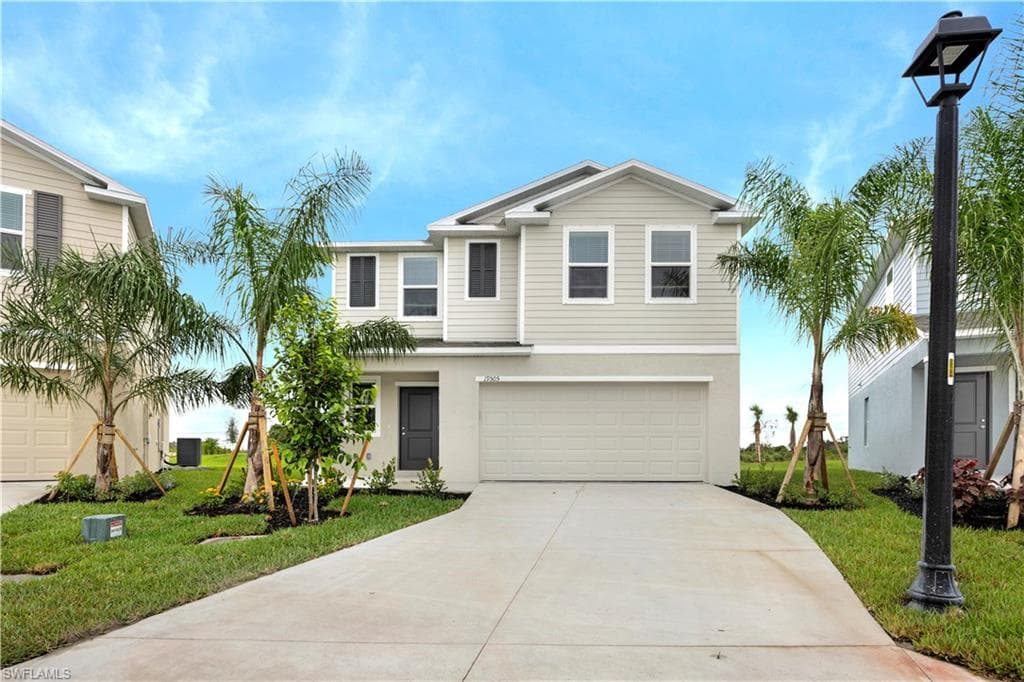 19505 Fairhill CT LEHIGH ACRES, FL 33936