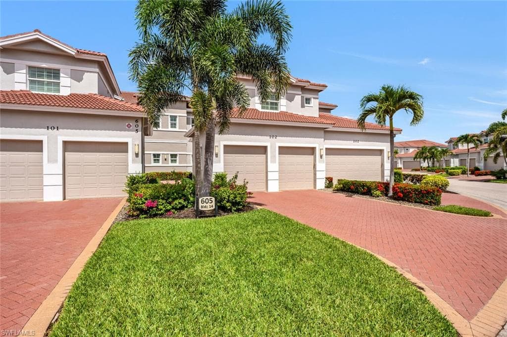 605 El Camino Real 102 NAPLES, FL 34119