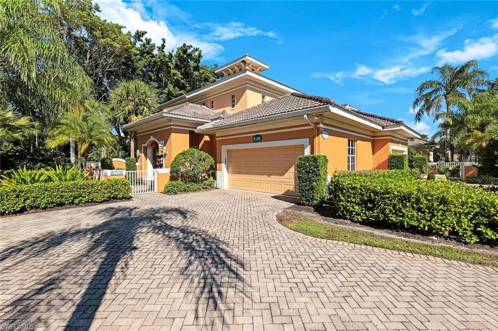 4815 Aston Gardens WAY B-201 NAPLES, FL 34109