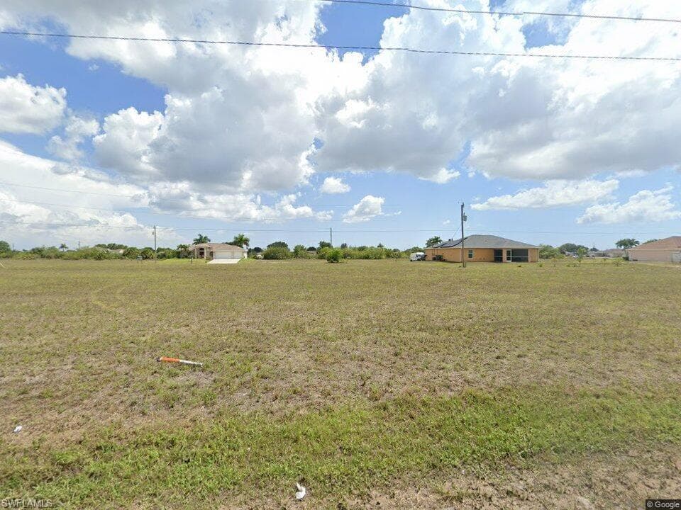 914 Kismet PKWY E CAPE CORAL, FL 33909
