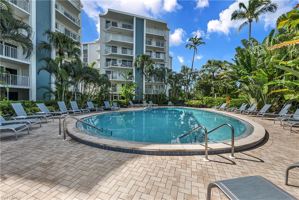 1300 Gulf Shore BLVD N 507 NAPLES, FL 34102