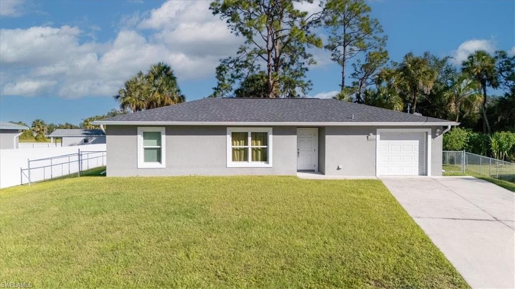 8073 Sherwood CIR LABELLE, FL 33935