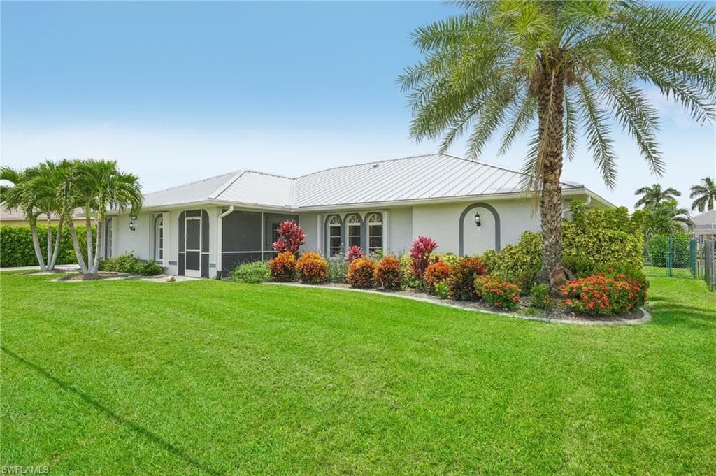 123 SE 29th TER CAPE CORAL, FL 33904