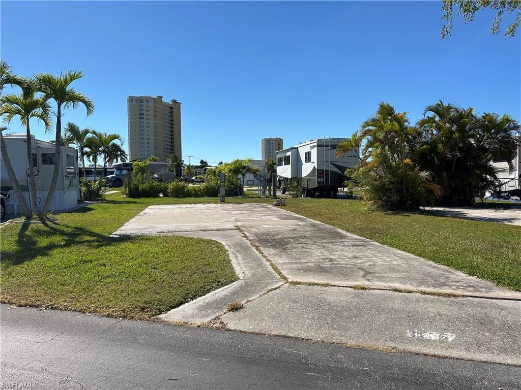 19681 L587 Summerlin RD FORT MYERS, FL 33908