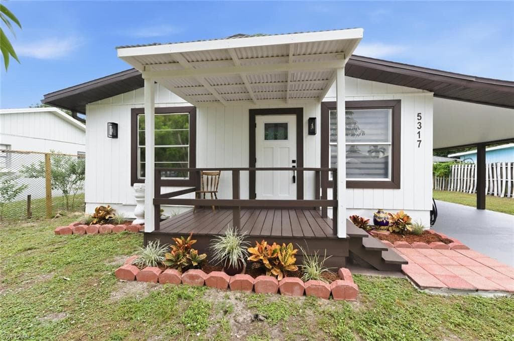 5317 Dixie DR NAPLES, FL 34113