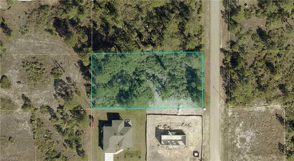1403 Dixie AVE LEHIGH ACRES, FL 33972