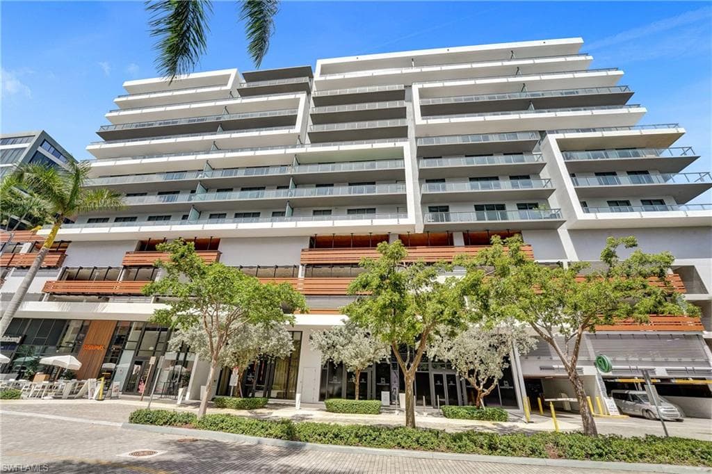 2960 207 ST 1205 AVENTURA, FL 33180