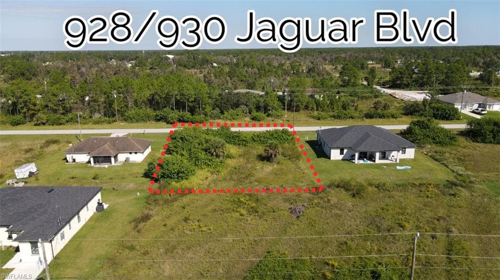 928 Jaguar BLVD LEHIGH ACRES, FL 33974