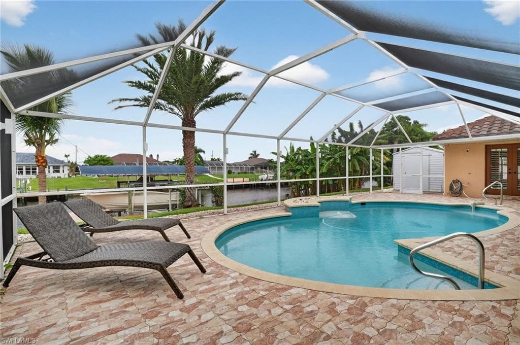 1215 21st ST CAPE CORAL, FL 33990