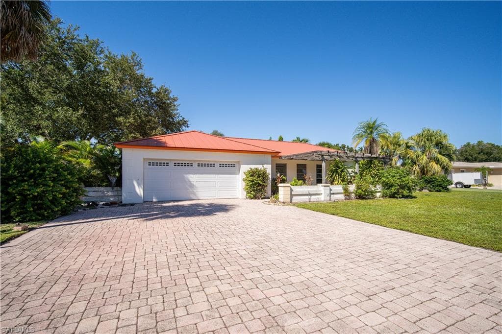 10160 McGregor BLVD FORT MYERS, FL 33919