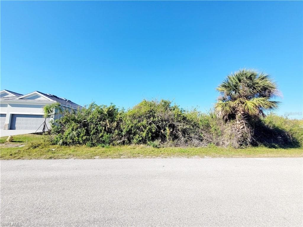 14442 Amestoy AVE PORT CHARLOTTE, FL 33981