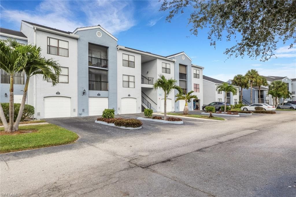 13565 Eagle Ridge DR 1124 FORT MYERS, FL 33912