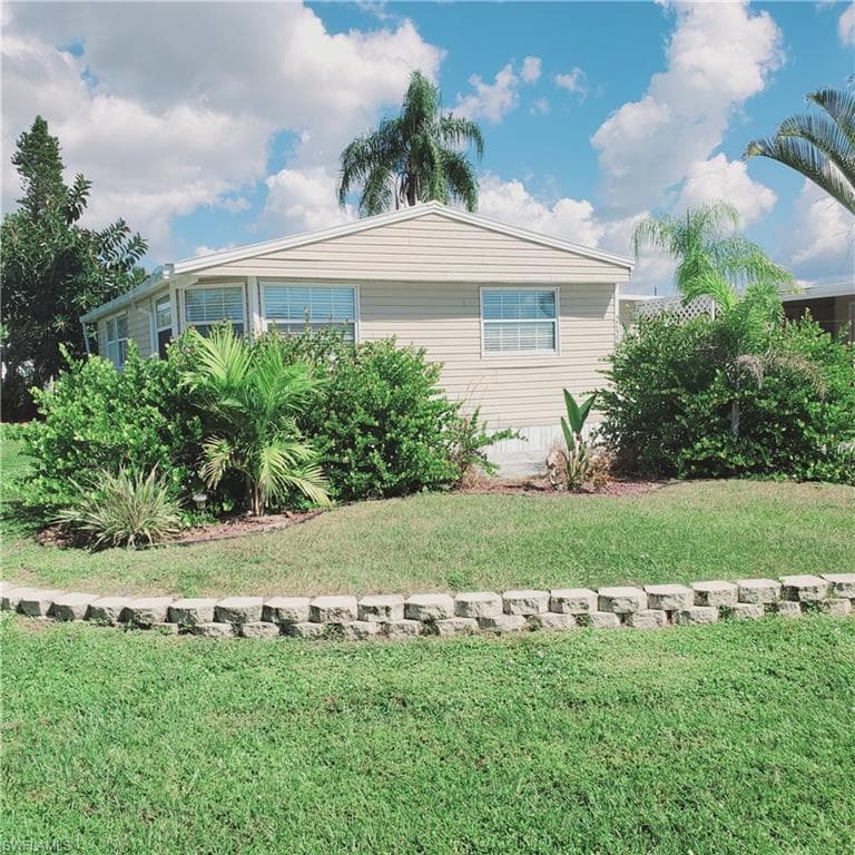 26222 Earl RD BONITA SPRINGS, FL 34135