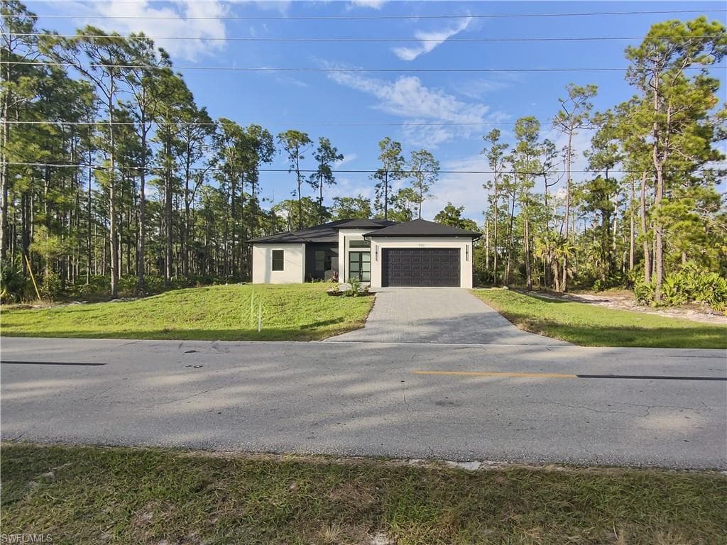 902 17th ST LEHIGH ACRES, FL 33972
