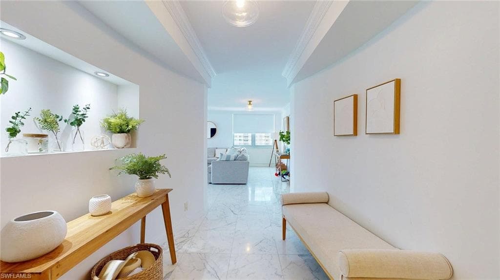 1912 OCEAN DR 9A HALLANDALE BEACH, FL 33009