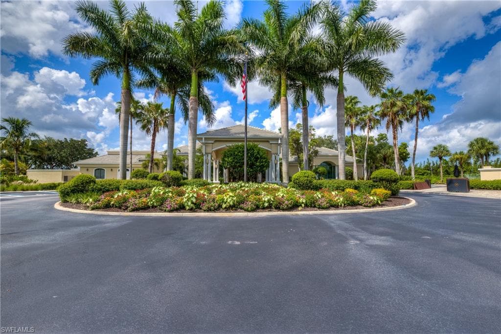 2690 Cypress Trace CIR 3231 NAPLES, FL 34119