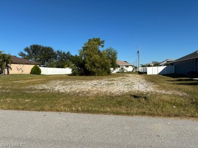 23 SW 20th ST CAPE CORAL, FL 33991