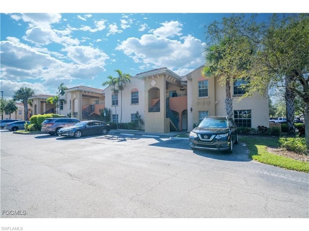 4110 Castilla CIR 102 FORT MYERS, FL 33916