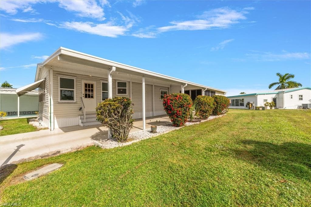 102 Elise DR FORT MYERS, FL 33908