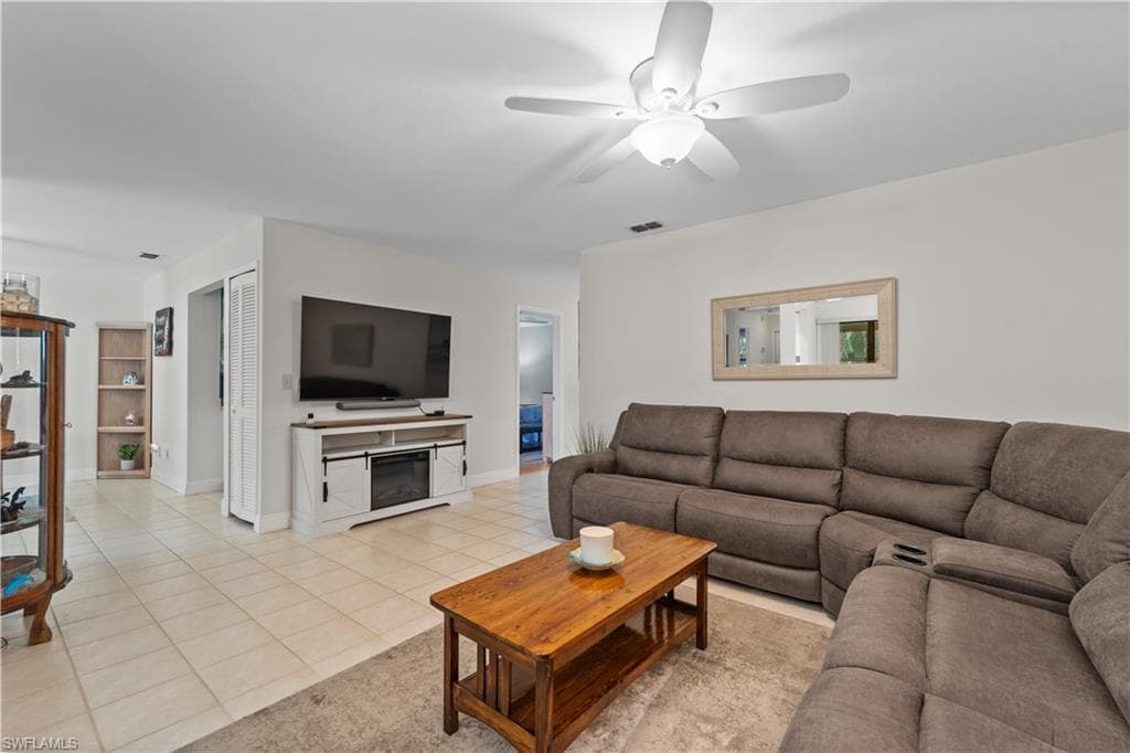 8336 Charter Club CIR 5 FORT MYERS, FL 33919
