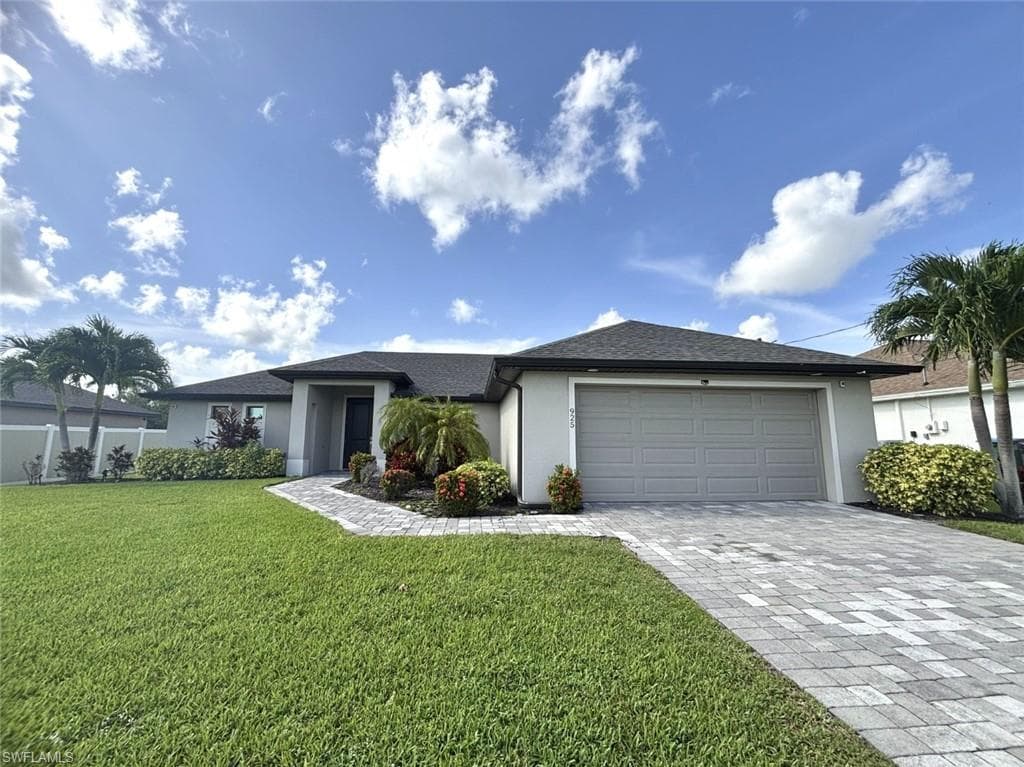 925 SW 5th TER CAPE CORAL, FL 33991