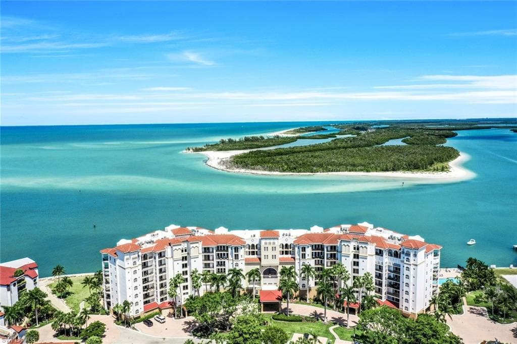 700 La Peninsula BLVD 206 NAPLES, FL 34113