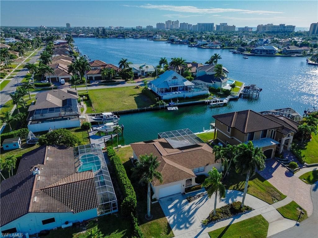 1041 Cara CT MARCO ISLAND, FL 34145
