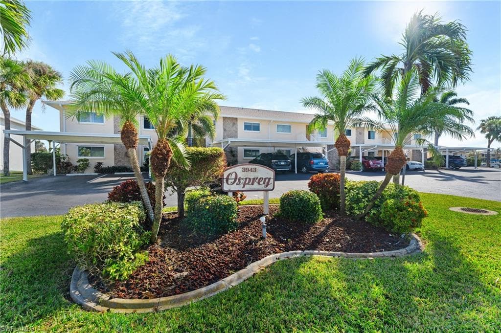 3943 SE 11th PL 105 CAPE CORAL, FL 33904