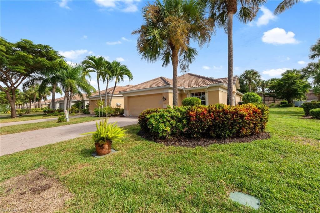 10097 Colonial Country Club BLVD FORT MYERS, FL 33913