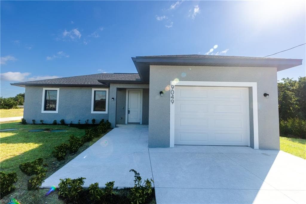 9049 LAMKIN CIR LABELLE, FL 33935