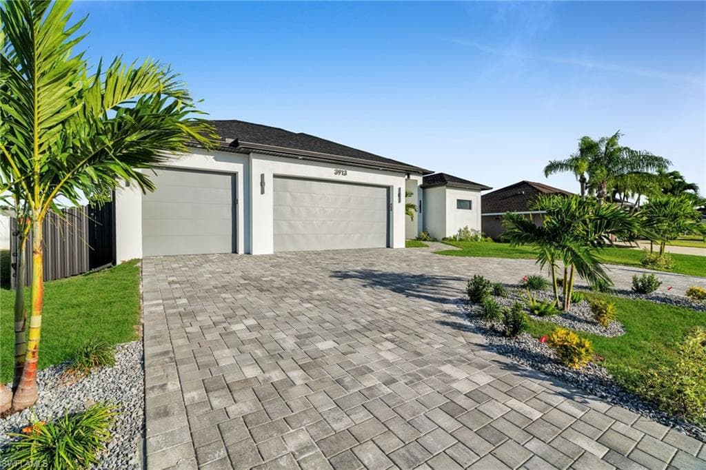 3913 Agualinda BLVD CAPE CORAL, FL 33914