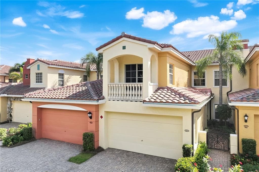 8533 Via Garibaldi CIR 202 ESTERO, FL 33928