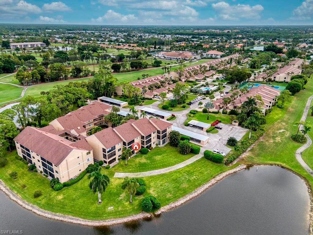 5250 Fox Hollow DR 522 NAPLES, FL 34104