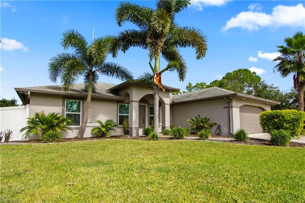 655 Trinity ST E LEHIGH ACRES, FL 33974