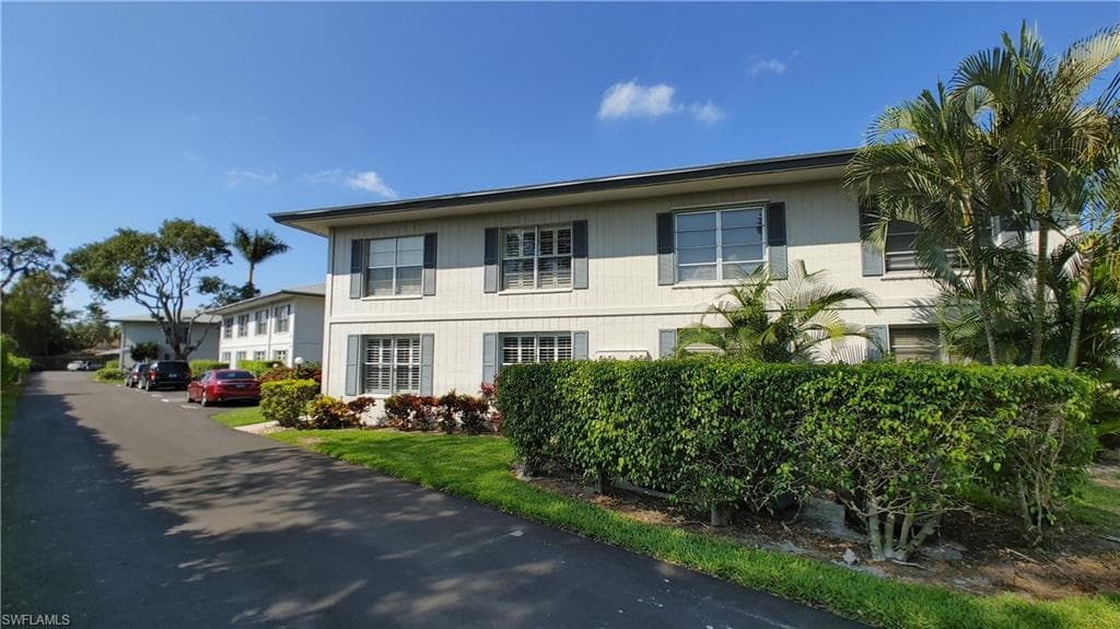 3300 Binnacle DR 206 NAPLES, FL 34103