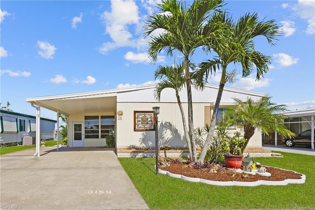 3159 Indian Village LN NORTH FORT MYERS, FL 33917