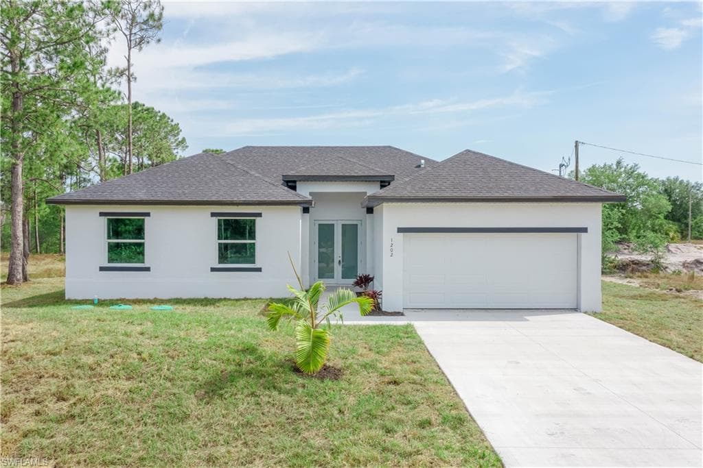 1104 11th ST LEHIGH ACRES, FL 33972