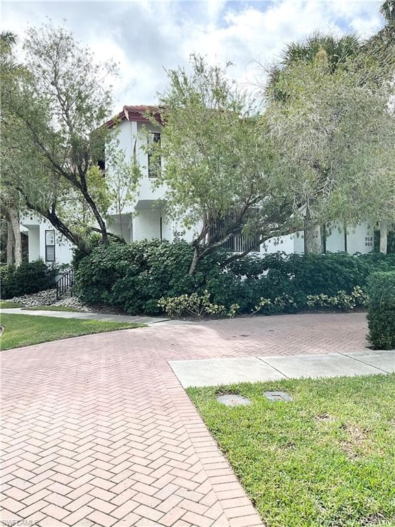 964 8th AVE S B-2 NAPLES, FL 34102