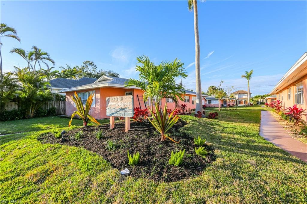 520 97th AVE N A NAPLES, FL 34108