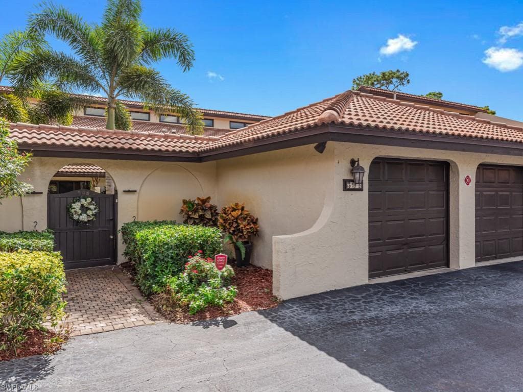 594 Augusta BLVD 3 NAPLES, FL 34113