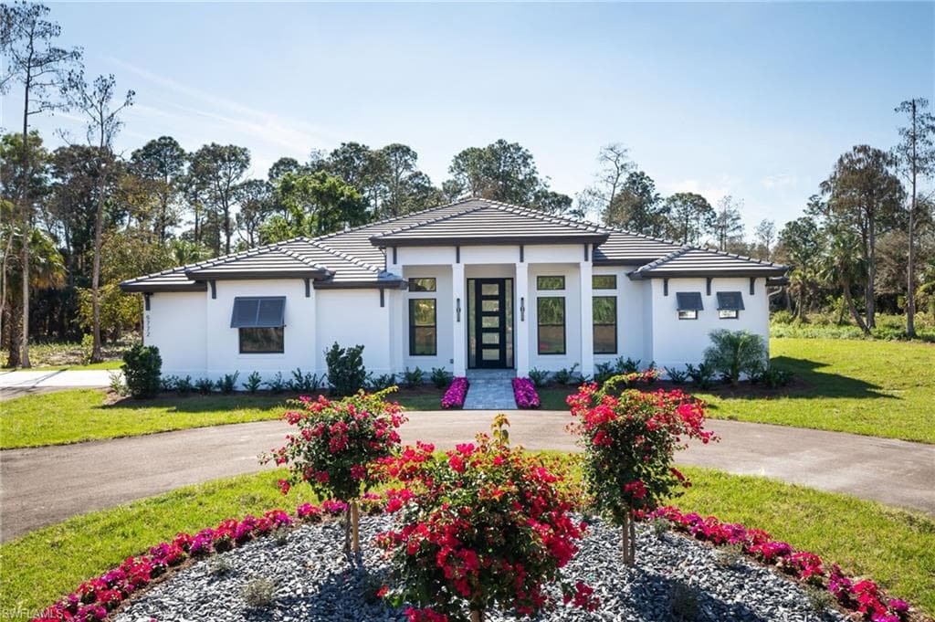 5772 GREEN BLVD NAPLES, FL 34116