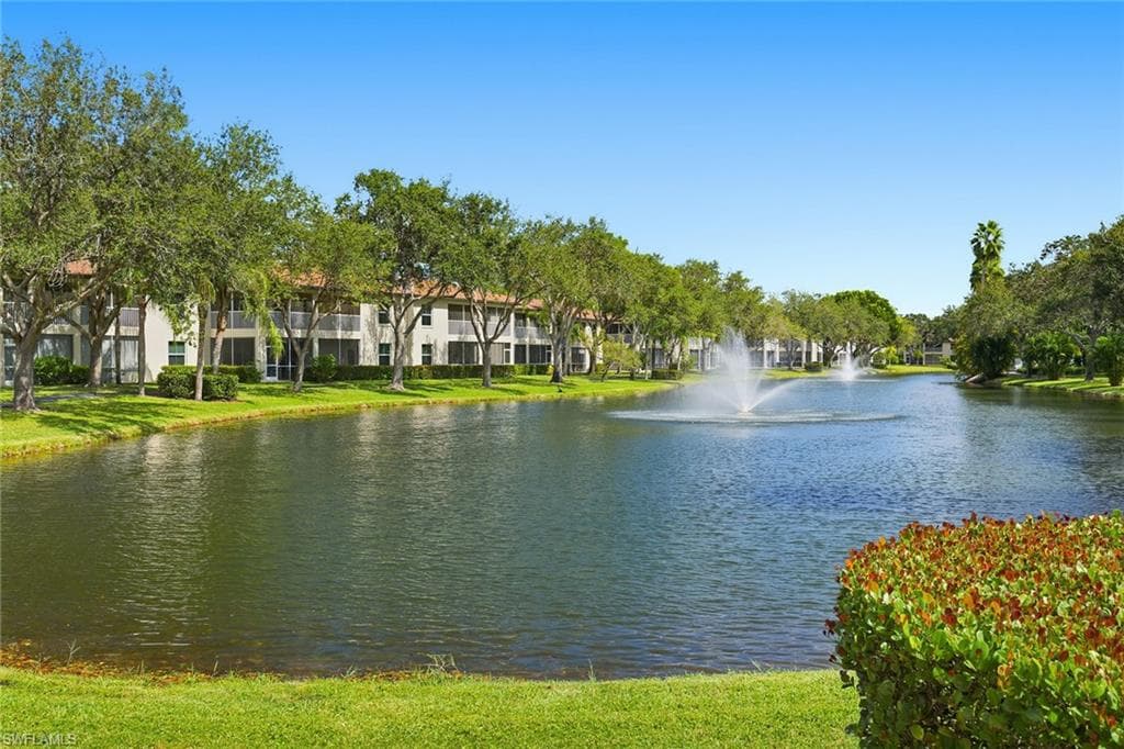 900 Diamond CIR 905 NAPLES, FL 34110