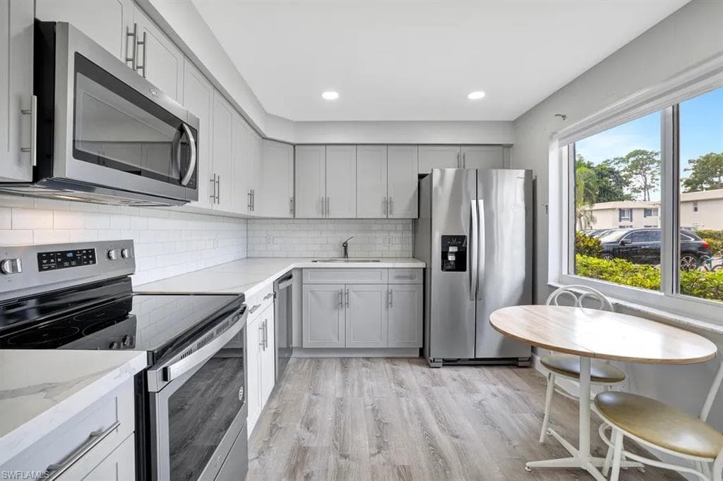250 Candycane LN 1013 NAPLES, FL 34112