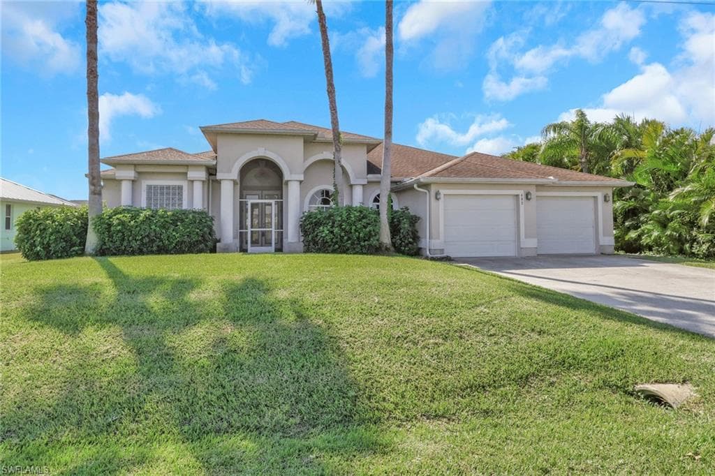 402 SE 15th TER CAPE CORAL, FL 33990
