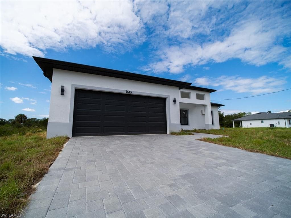 1515 CORTEZ AVE LEHIGH ACRES, FL 33972