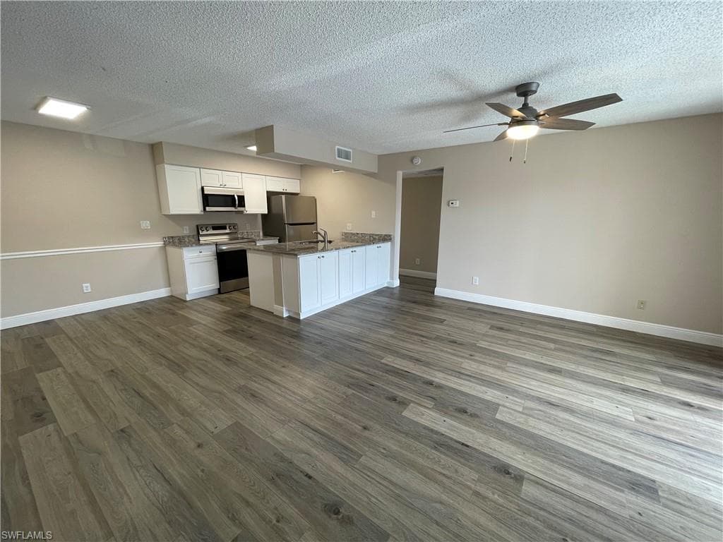 5317 Summerlin RD 1712 FORT MYERS, FL 33919