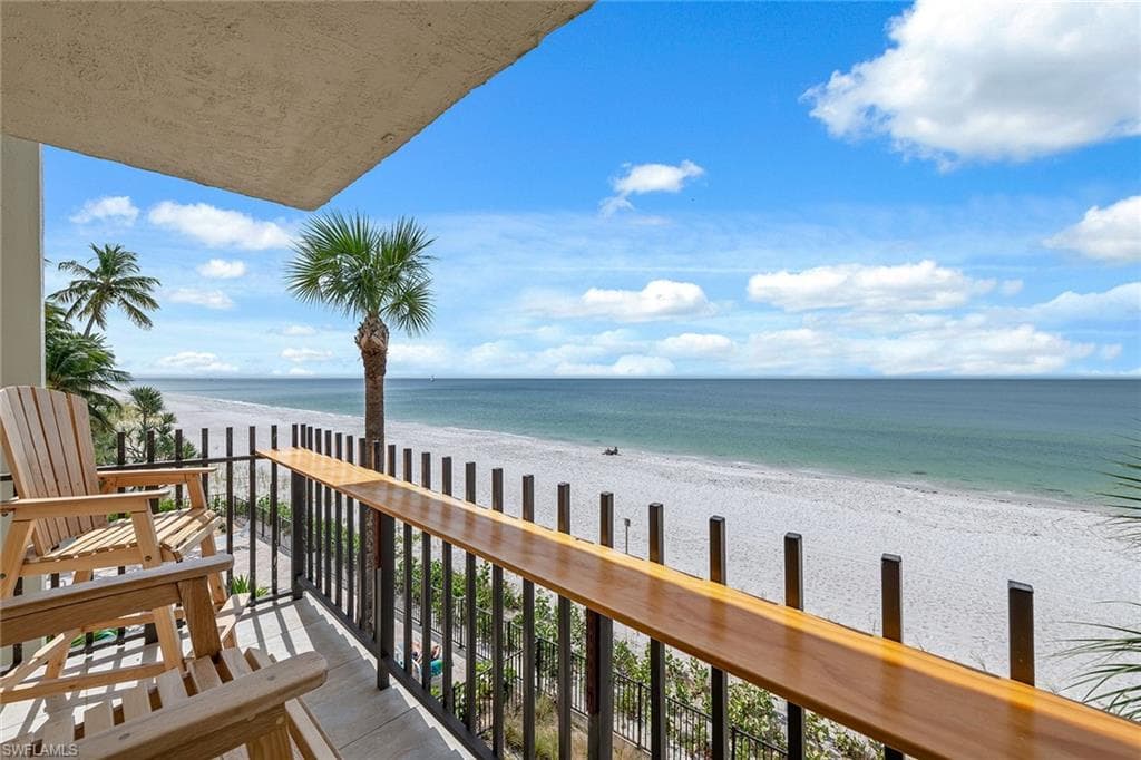 3399 Gulf Shore BLVD N 309 NAPLES, FL 34103