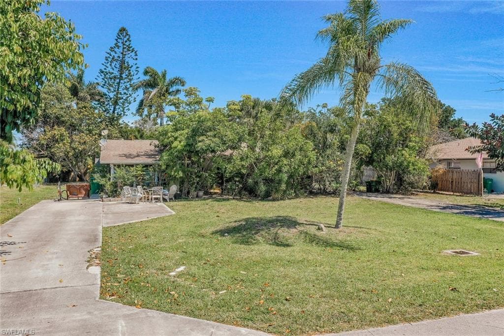 771 104th AVE N NAPLES, FL 34108