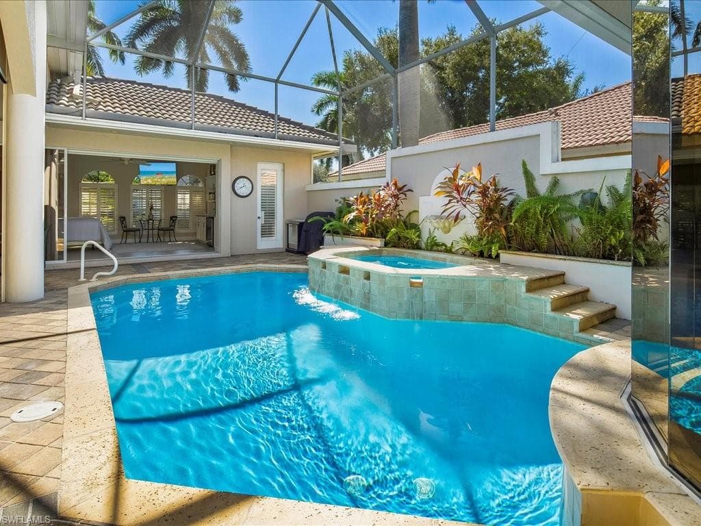 1534 Vintage LN NAPLES, FL 34104